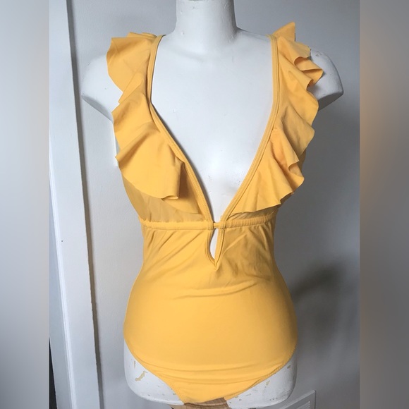 NWOT One Piece Cupshe Bathing Suit - Size M - Picture 2 of 10